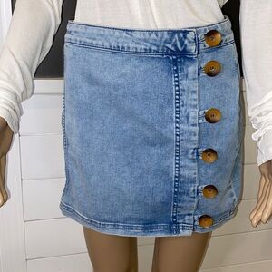Free People little daisy button side denim skirt size 6